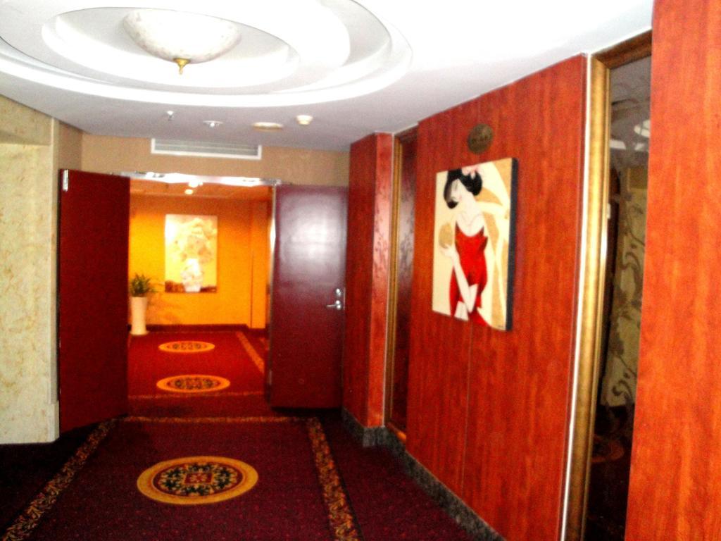 Overseas Chinese International Hotel Qingdao Exterior photo